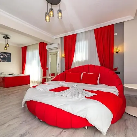 Olive Oyl - With Private Pool For 6 People In Hisaronue 费特希耶